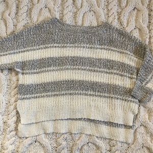 Hollister // Grey & White Cropped Knit Sweater